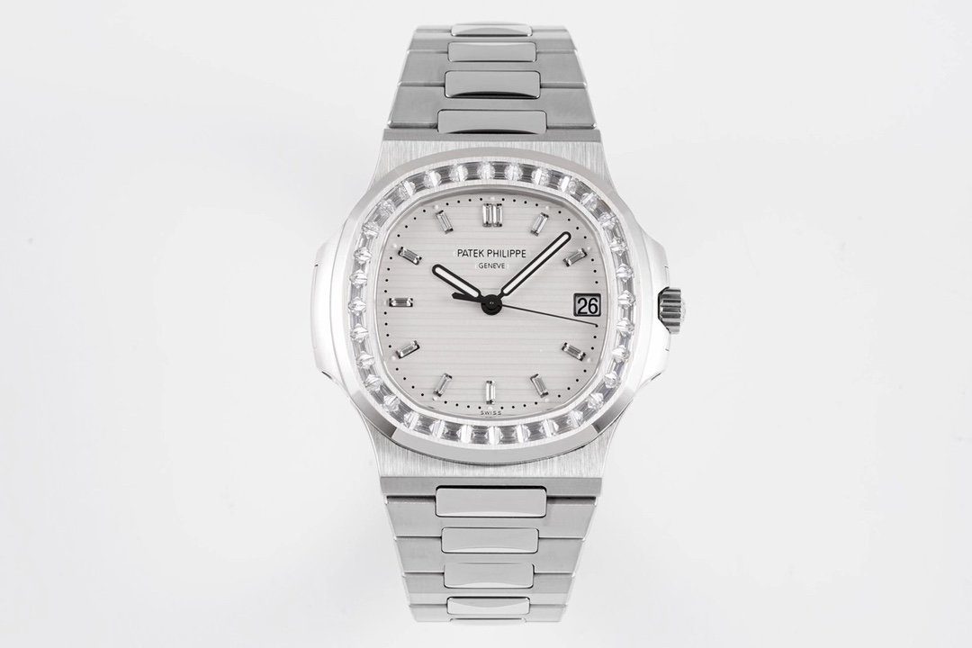 노틸러스 화이트 다이얼 바게트 다이아 베젤 / PPF 5711 / 40mm / 324SC 무브, 사이즈 40mm