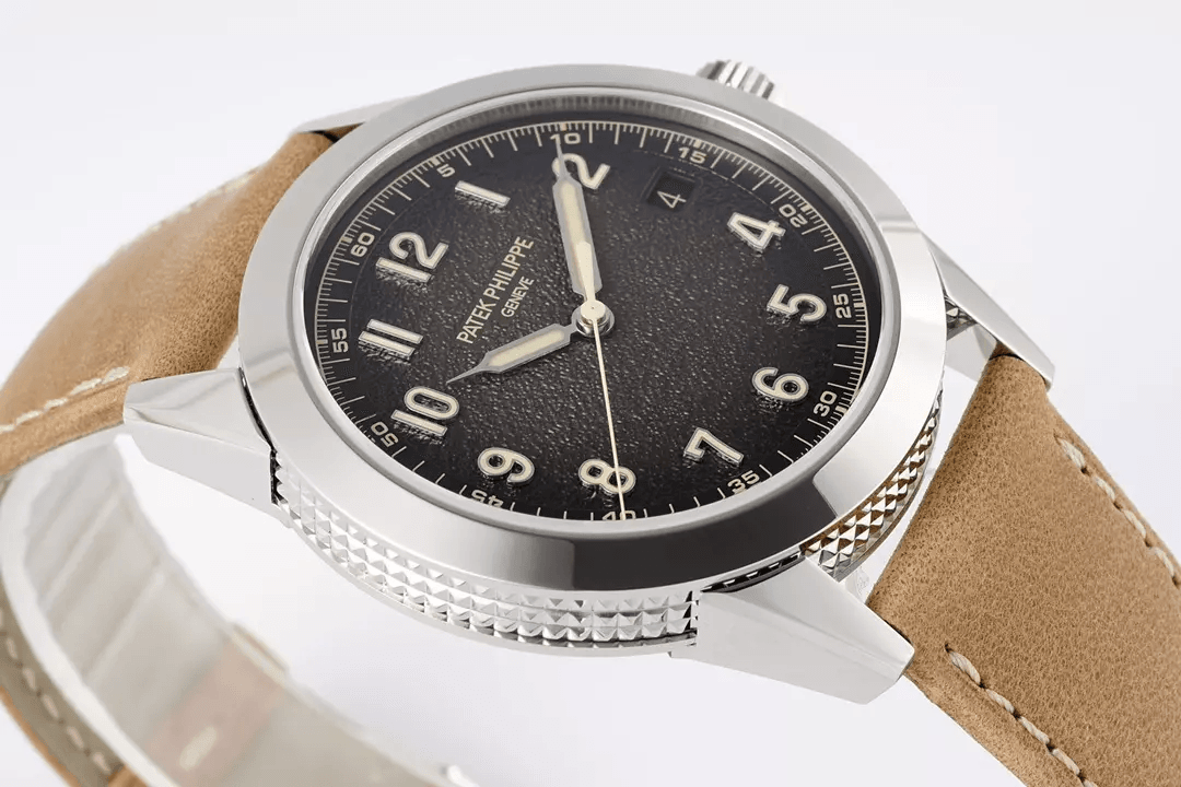 칼라트라바 베이지 밴드 / PPF 5226G / 40mm / Cal.26-330CS 무브먼트, 28800회/시간