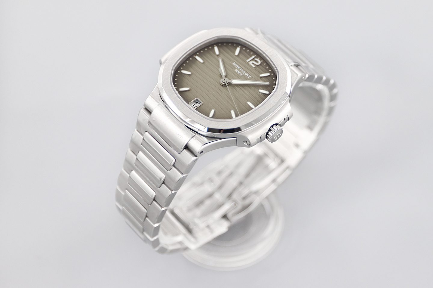 노틸러스 브라운 다이얼 / 3K 7118 / 두께 8.6mm, Cal.324 무브먼트