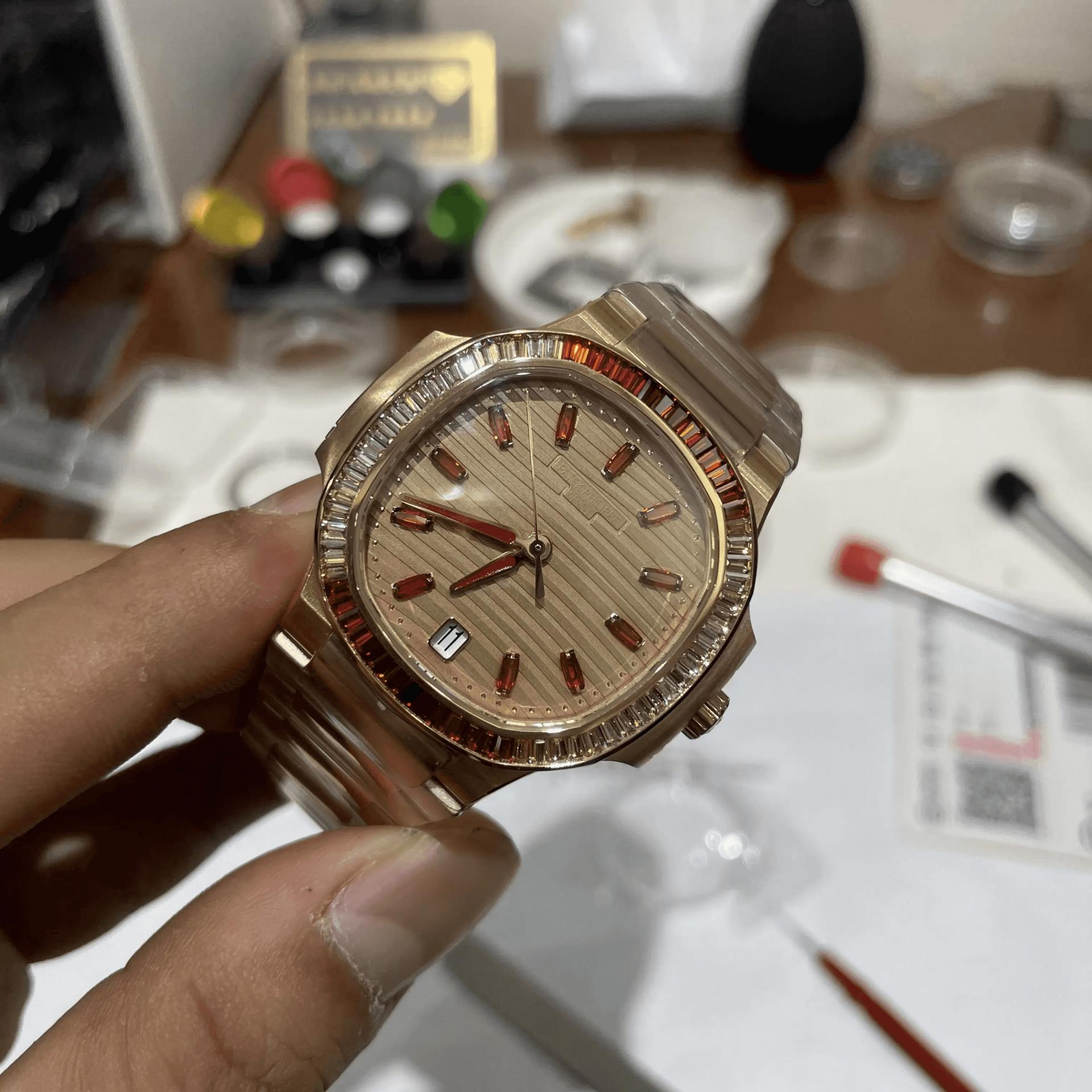 노틸러스 7188 다이아 세팅 금통 / 3K 5712 / 두께 8.6mm, Cal.324C 무브먼트