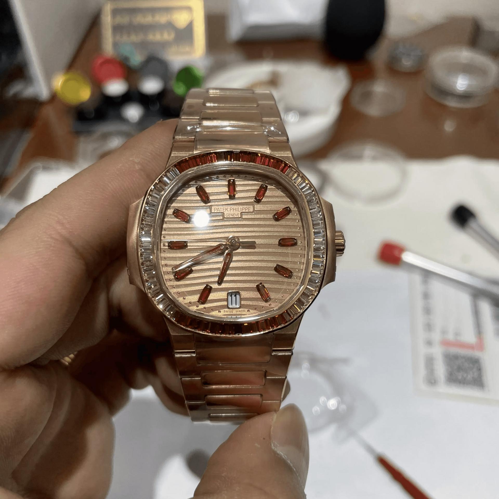 노틸러스 7188 다이아 세팅 금통 / 3K 5712 / 두께 8.6mm, Cal.324C 무브먼트