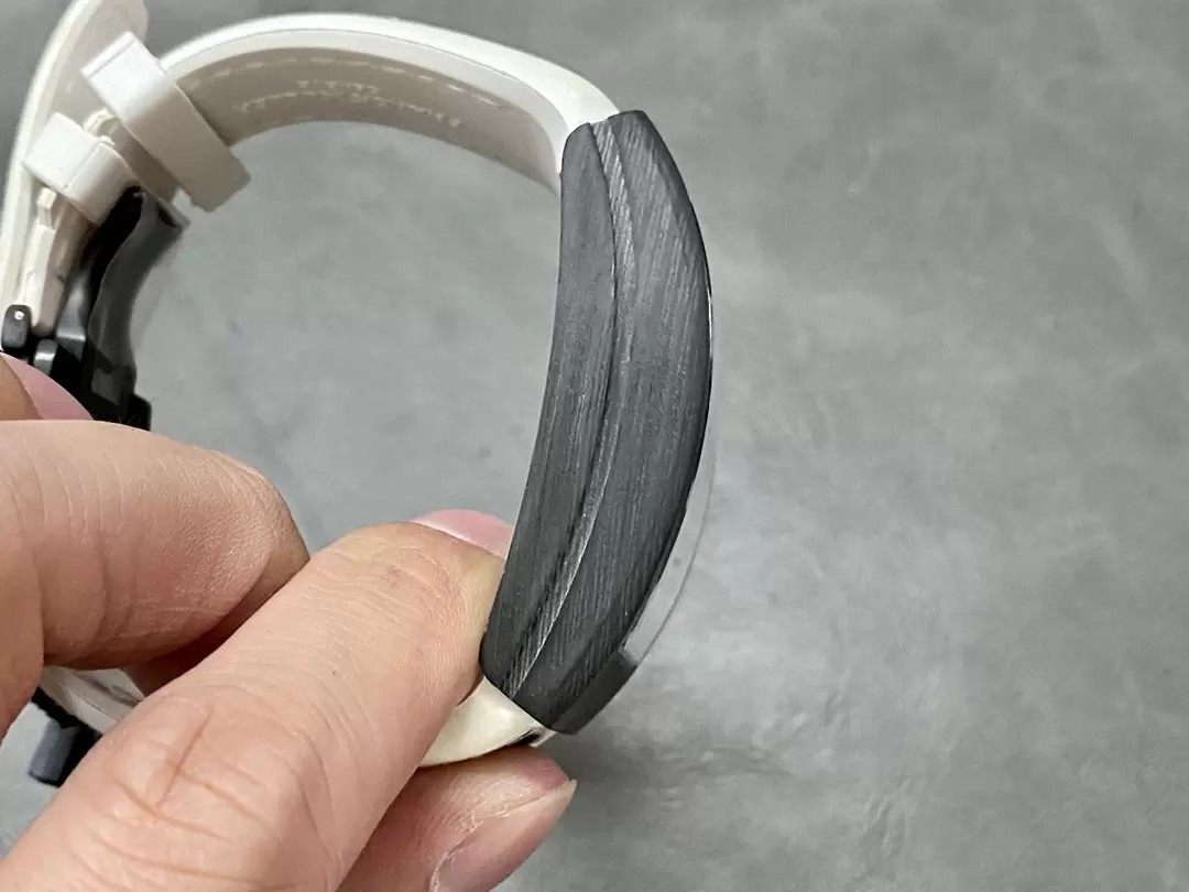 뱅가드 블랙 카본 파이버 화이트 다이얼 / ABF V45 SC DT / 44mm / 2824 무브먼트, 44mm x 54mm x 13.5mm