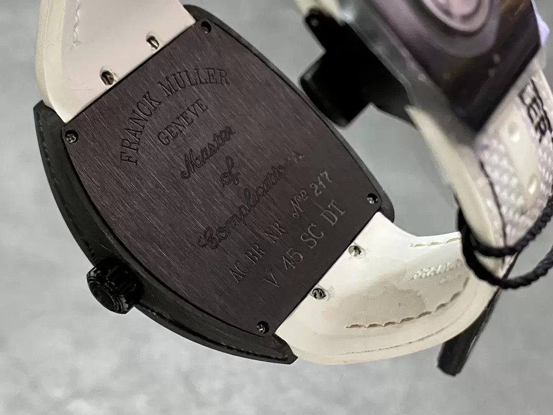 뱅가드 블랙 카본 파이버 화이트 다이얼 / ABF V45 SC DT / 44mm / 2824 무브먼트, 44mm x 54mm x 13.5mm