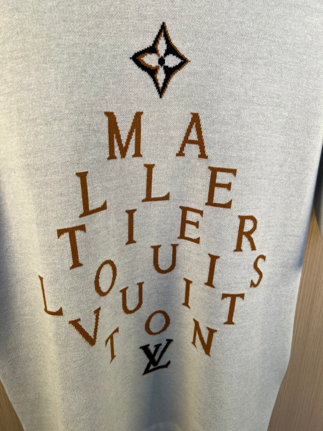 LV 반팔