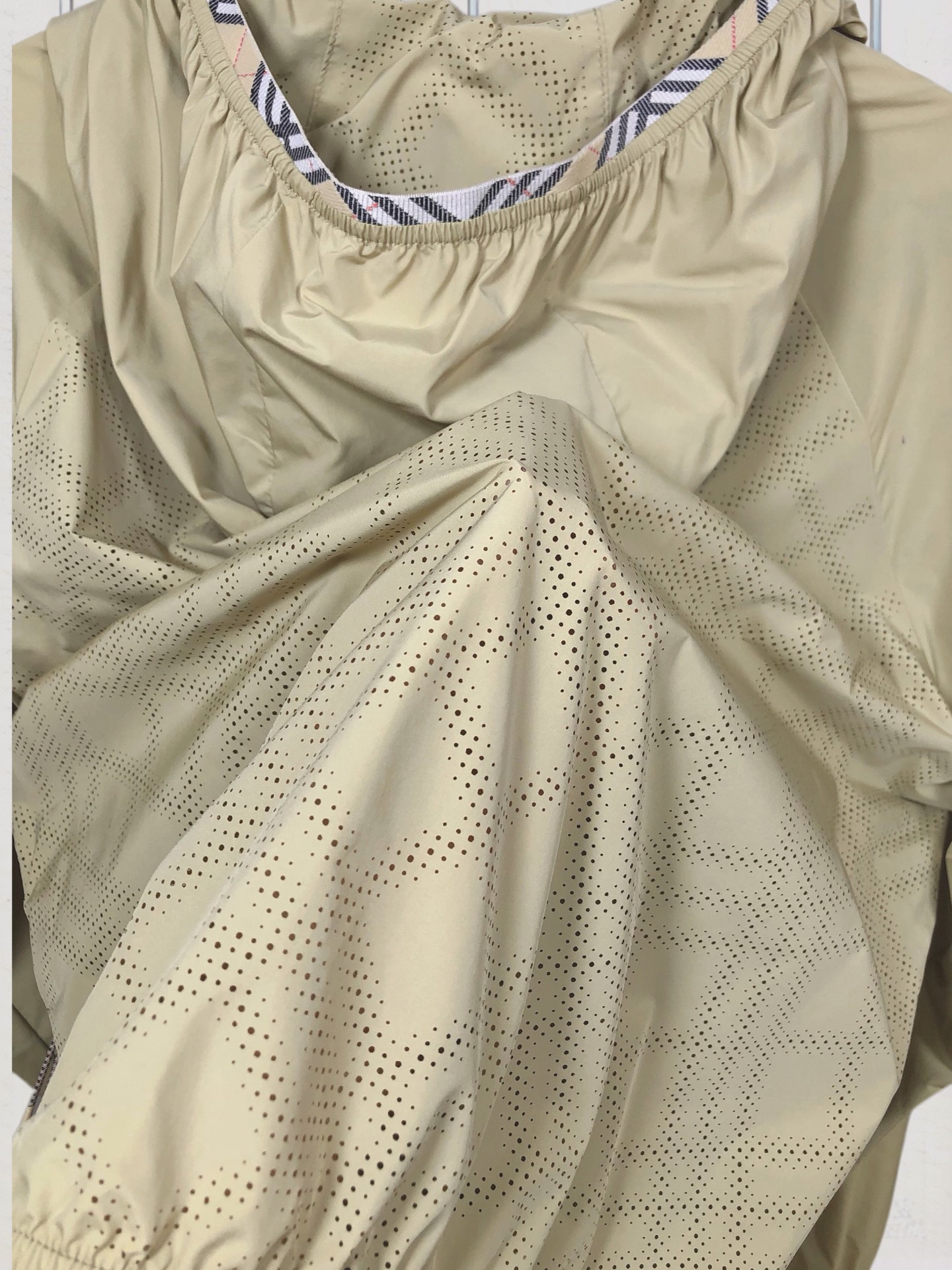 여성 펀칭 라이트웨이트 선스크린 자켓